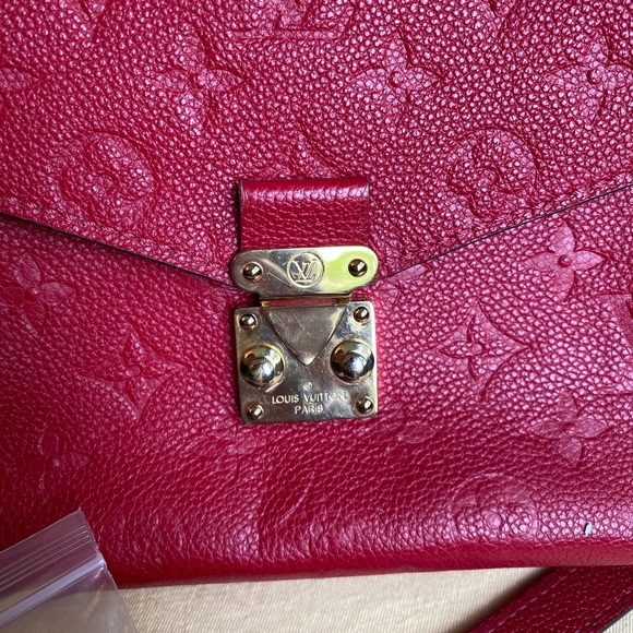 Authentic Louis Vuitton Métis red empreinte crossbody discontinued - Picture 2 of 13